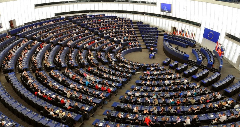 parlamento europeu artigo 13