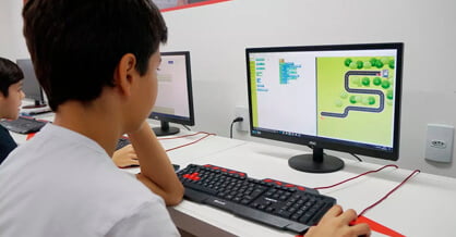 desenvolvimento de jogos e aplicativos para jovens aprenderem a programar desde cedo