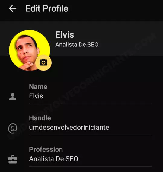 no seu perfil koo basta adicionar a foto e as informações que desejam ser exibidas